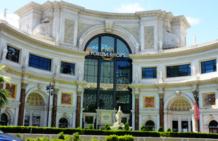 Entrée extérieure de la galerie Forum Shops