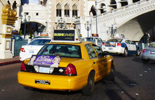 taxis sur le Strip, devant The Venetian